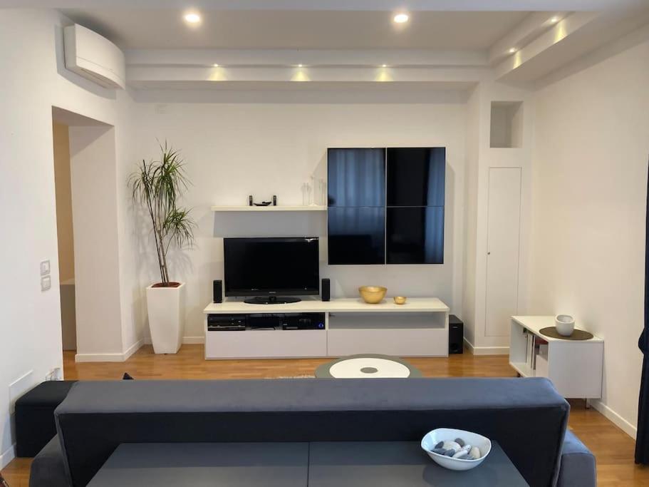 Thesan Lodge, Chic & Modern Design Apartment Гроссето Екстер'єр фото