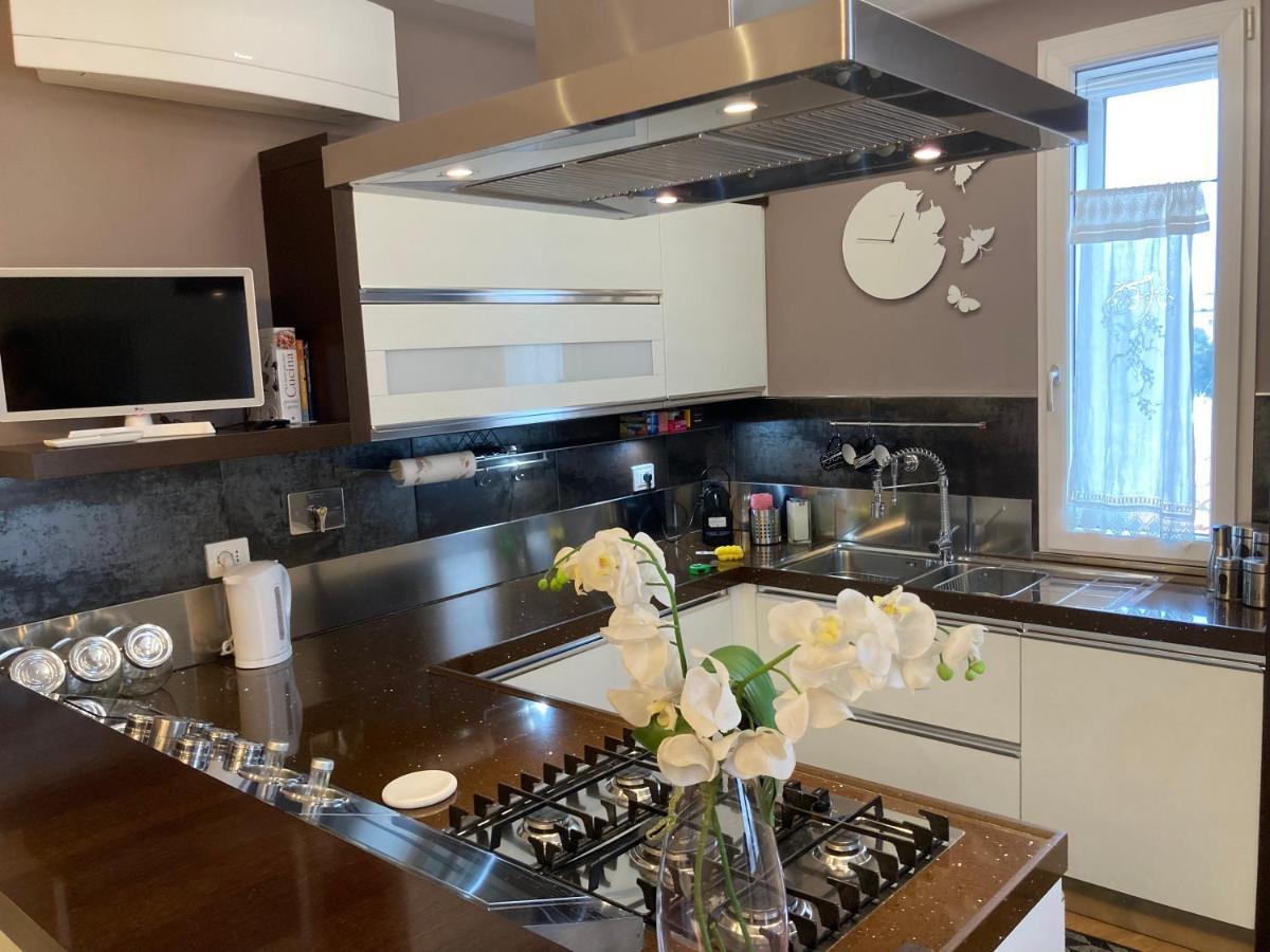 Thesan Lodge, Chic & Modern Design Apartment Гроссето Екстер'єр фото